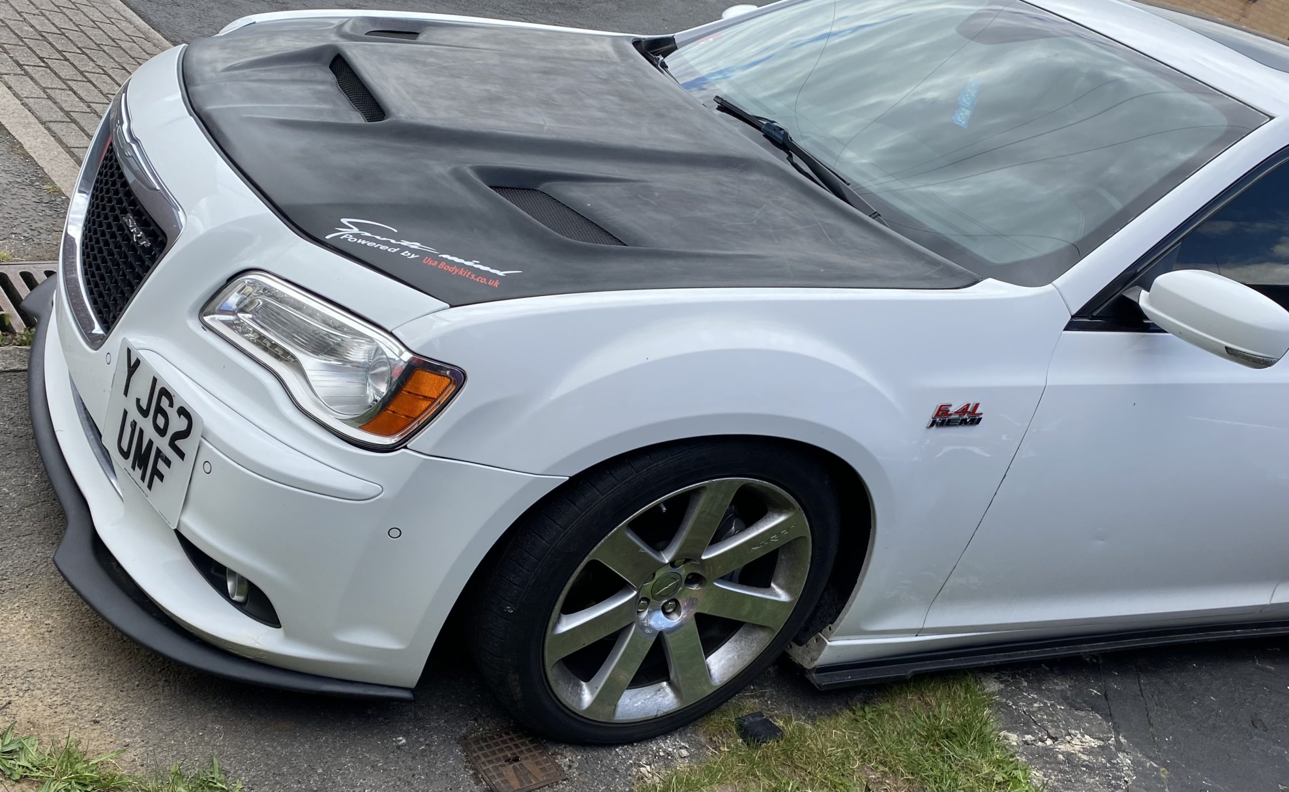 Chrysler 300 Hellcat Style bonnet