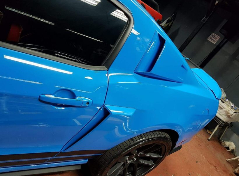 Ford Mustang 2010-2014 glass scoop